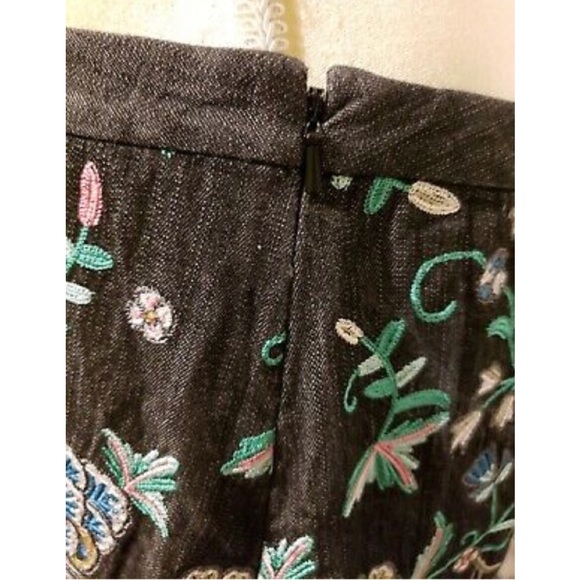 Dana Buchman embroidered A-line Jean skirt. - Picture 5 of 6